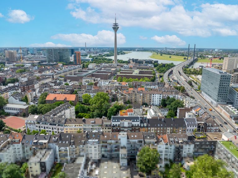 Immobilienangebot - Düsseldorf / Unterbilk - Alle - Unterbilk: Ein kleines Juwel mitten in der Stadt, trotzdem sehr ruhig gelegen!