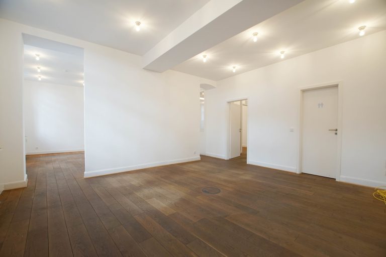 Immobilienangebot - Düsseldorf / Altstadt - Alle - Altstadt: ca. 89 m² moderne Arbeitswelt im historischen Ambiente – helles Büro mit Terrasse
