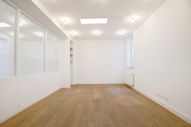 Immobilienangebot - Düsseldorf / Altstadt - Alle - Altstadt: ca. 89 m² moderne Arbeitswelt im historischen Ambiente – helles Büro mit Terrasse