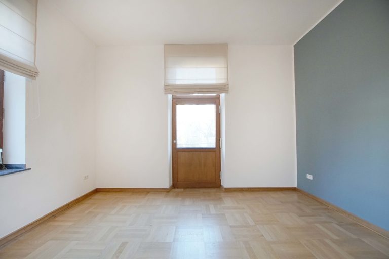 Immobilienangebot - Düsseldorf / Altstadt - Alle - Carlstadt: Charmante 3,5-Zimmer-Altbauwohnung mit Blick auf den Spee’schen Graben in zentraler Lage