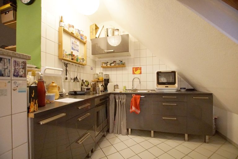 Immobilienangebot - Düsseldorf - Alle - Oberbilk: vermietete und individuell geschnittene 2,5 Zimmerwohnung mit Dachterrasse!