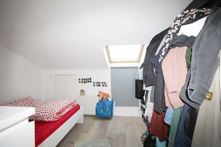Immobilienangebot - Düsseldorf - Alle - Oberbilk: vermietete und individuell geschnittene 2,5 Zimmerwohnung mit Dachterrasse!