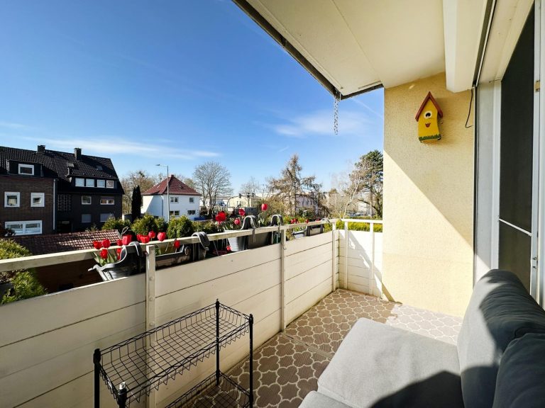 Immobilienangebot - Duisburg - Alle - Duisburg-Buchholz: Kaufen, einziehen & wohlfühlen - Toll geschnittene Wohnung mit Küche & Balkon!
