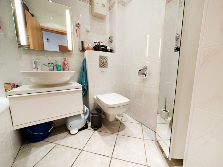 Immobilienangebot - Duisburg - Alle - Duisburg-Buchholz: Kaufen, einziehen & wohlfühlen - Toll geschnittene Wohnung mit Küche & Balkon!