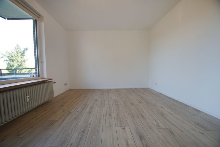 Immobilienangebot - Düsseldorf - Alle - Düsseldorf-Itter: geräumige und leerstehende 2-Zimmerwohnung im 1.OG mit Balkon in guter Lage!
