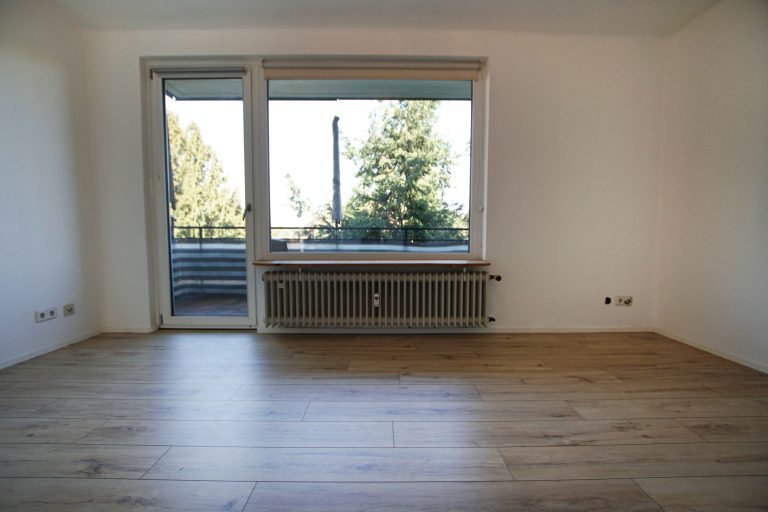 Immobilienangebot - Düsseldorf - Alle - Düsseldorf-Itter: geräumige und leerstehende 2-Zimmerwohnung im 1.OG mit Balkon in guter Lage!