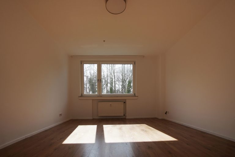 Immobilienangebot - Düsseldorf - Alle - Düsseldorf-Itter: geräumige und leerstehende 2-Zimmerwohnung im 1.OG mit Balkon in guter Lage!