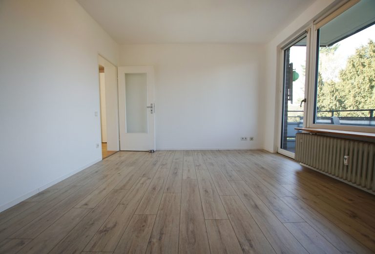 Immobilienangebot - Düsseldorf - Alle - Düsseldorf-Itter: geräumige und leerstehende 2-Zimmerwohnung im 1.OG mit Balkon in guter Lage!