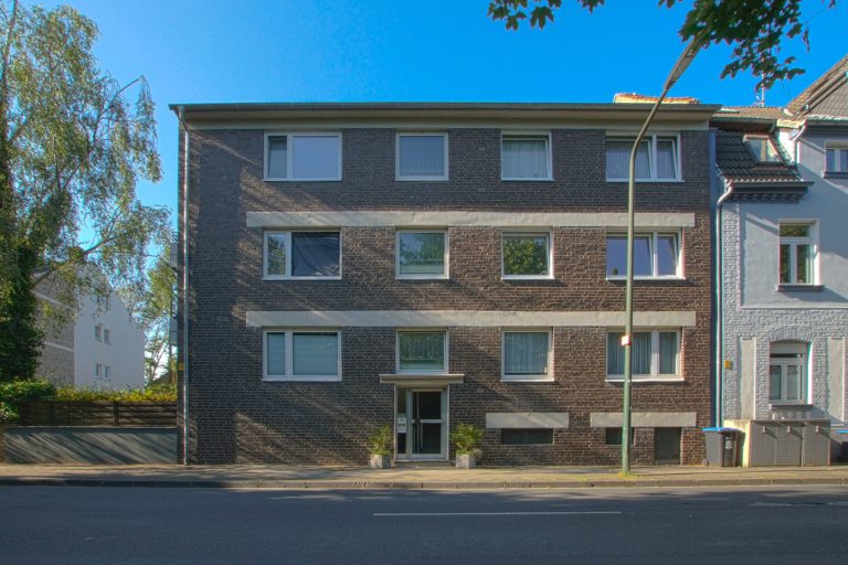 Immobilienangebot - Düsseldorf - Alle - Düsseldorf-Itter: geräumige und leerstehende 2-Zimmerwohnung im 1.OG mit Balkon in guter Lage!