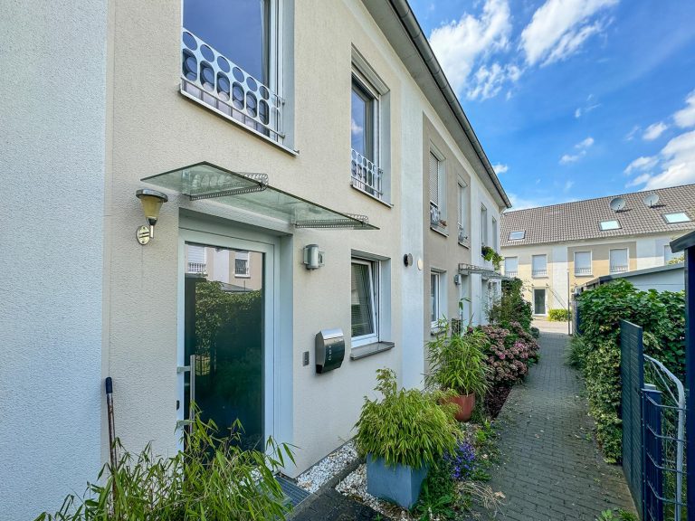 Immobilienangebot - Neuss / Allerheiligen - Alle - Neuss Allerheiligen: Modernes Reihenhaus in ruhiger Umgebung.