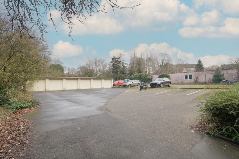 Immobilienangebot - Düsseldorf / Heerdt - Alle - Düsseldorf-Heerdt: möblierte 2-Zimmerwohnung mit Balkon in beliebter Lage