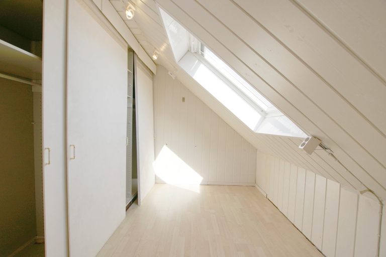 Immobilienangebot - Düsseldorf - Alle - Garath: geräumiges Einfamilienhaus mit großem Garten und Garagenstellplatz in ruhiger Lage