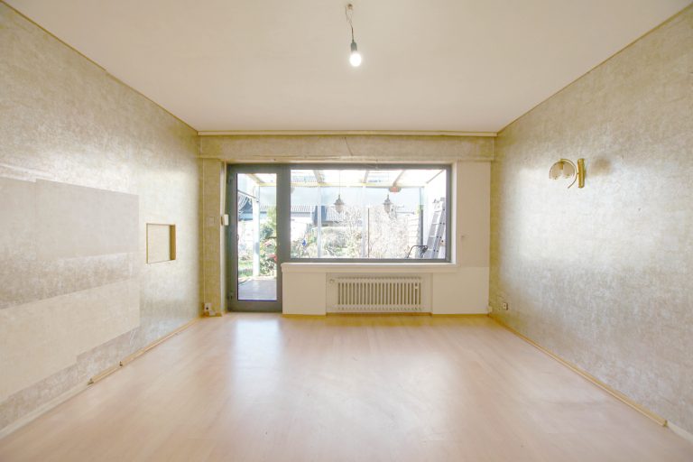 Immobilienangebot - Düsseldorf - Alle - Garath: geräumiges Einfamilienhaus mit großem Garten und Garagenstellplatz in ruhiger Lage