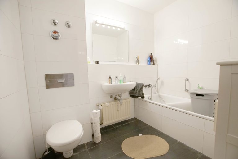 Immobilienangebot - Düsseldorf - Alle - Mörsenbroich: vermietete 3-Zimmerwohnung mit Süd-West Balkon in ruhiger Lage