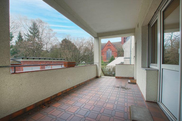Immobilienangebot - Düsseldorf - Alle - Zweifamilienhaus mit viel Potenzial: Sanierungsobjekt, Garten und Stellplätze in gefragter Lage!