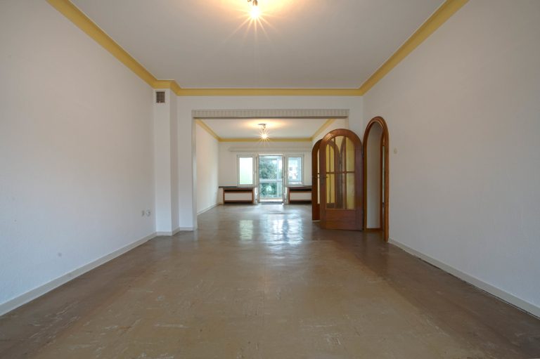 Immobilienangebot - Düsseldorf - Alle - Zweifamilienhaus mit viel Potenzial: Sanierungsobjekt, Garten und Stellplätze in gefragter Lage!