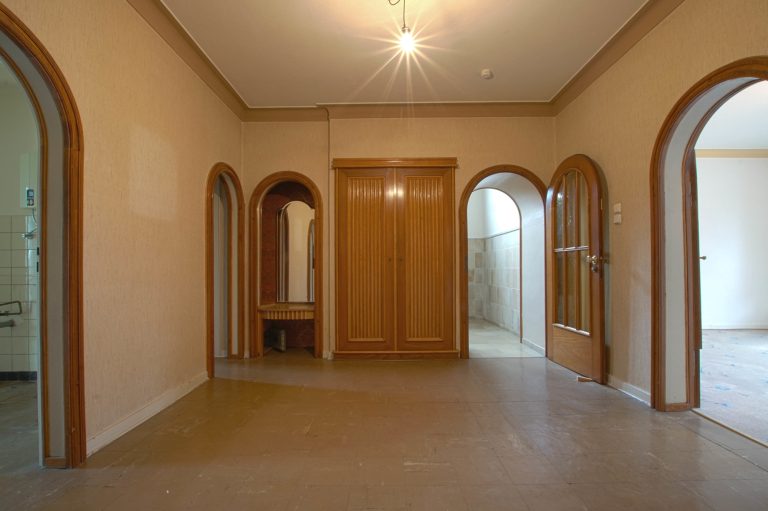 Immobilienangebot - Düsseldorf - Alle - Zweifamilienhaus mit viel Potenzial: Sanierungsobjekt, Garten und Stellplätze in gefragter Lage!