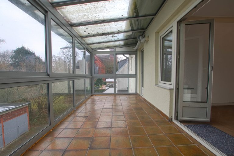 Immobilienangebot - Düsseldorf - Alle - Zweifamilienhaus mit viel Potenzial: Sanierungsobjekt, Garten und Stellplätze in gefragter Lage!