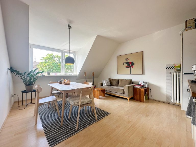 Immobilienangebot - Düsseldorf - Alle - Zoo: Jugendstilhaus - Traumhafter Ausblick gepaart mit effektiver Aufteilung im charmantem Haus!