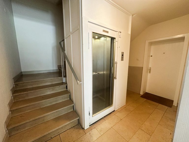 Immobilienangebot - Düsseldorf - Alle - Golzheim: Katzensprung zum Rhein - Toll aufgeteilte Wohnung mit zwei Balkonen und Einzelgarage!