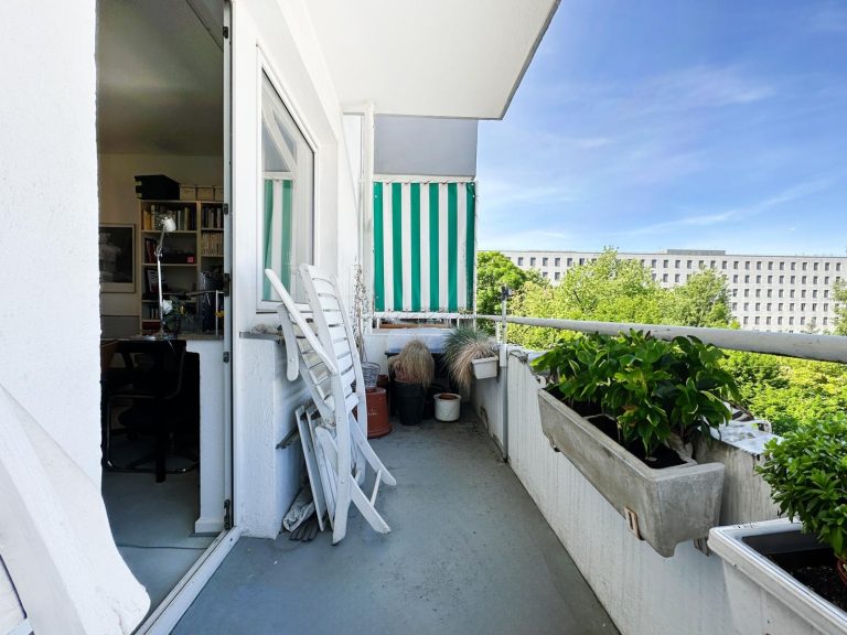 Immobilienangebot - Düsseldorf - Alle - Golzheim: Katzensprung zum Rhein - Toll aufgeteilte Wohnung mit zwei Balkonen und Einzelgarage!