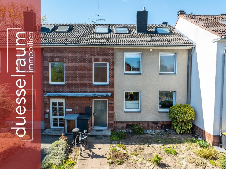 Immobilienangebot - Düsseldorf - Alle - Wersten: sanierungsbedürftiges Zweifamilienhaus mit Terrasse, Garten und Balkon in ruhiger Lage!