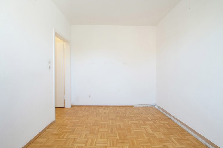 Immobilienangebot - Düsseldorf - Alle - Wersten: sanierungsbedürftiges Zweifamilienhaus mit Terrasse, Garten und Balkon in ruhiger Lage!