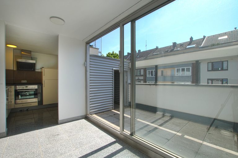 Immobilienangebot - Düsseldorf / Pempelfort - Alle - Pempelfort: einzigartige Galeriewohnung auf 3 Ebenen mit Aufzug & TG-Stellplatz in beliebter Lage
