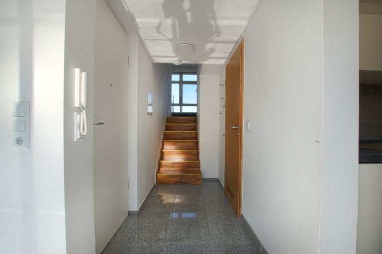 Immobilienangebot - Düsseldorf / Pempelfort - Alle - Pempelfort: einzigartige Galeriewohnung auf 3 Ebenen mit Aufzug & TG-Stellplatz in beliebter Lage