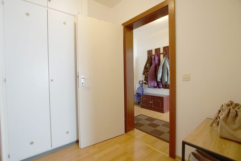 Immobilienangebot - Ratingen - Alle - Ratingen: helle 2-Zimmerwohnung mit Süd-Balkon und Garagenstellplatz