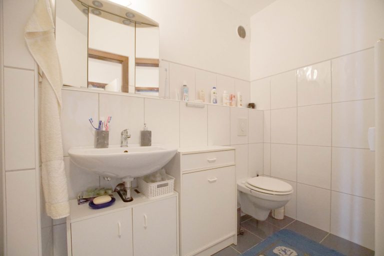 Immobilienangebot - Ratingen - Alle - Ratingen: helle 2-Zimmerwohnung mit Süd-Balkon und Garagenstellplatz
