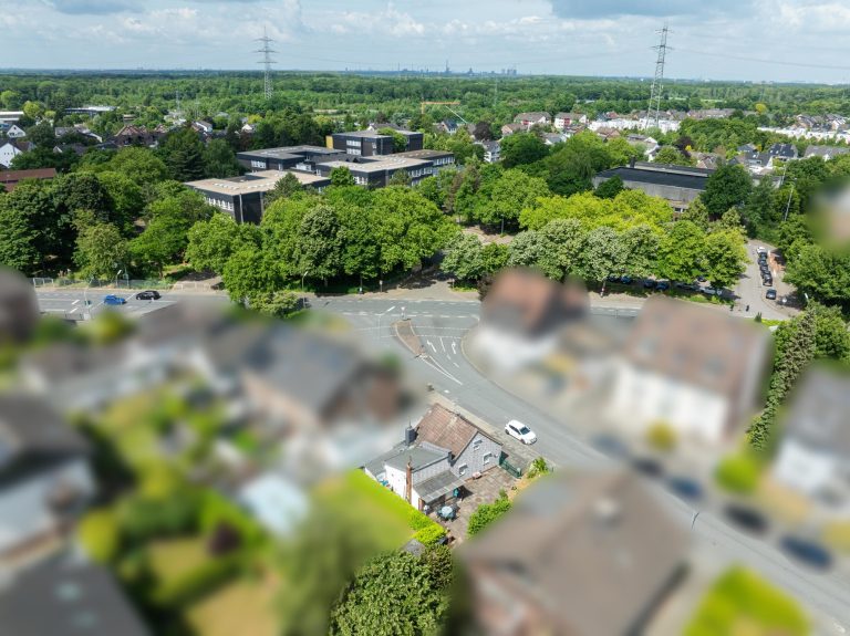 Immobilienangebot - Ratingen / Lintorf - Alle - Ratingen-Lintorf: Ihre Vision in Toplage - Sanierung, Neubau oder Invest