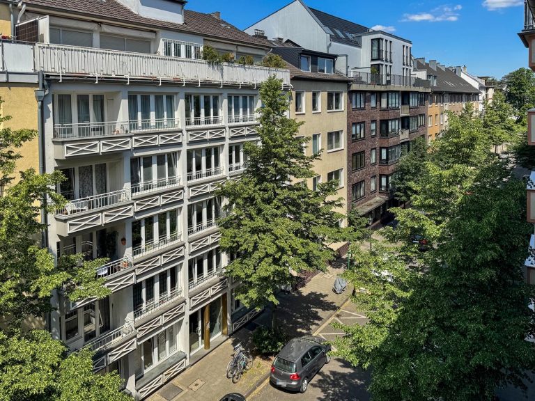 Immobilienangebot - Düsseldorf / Unterbilk - Alle - Unterbilk: Stadtleben trifft Wohnkomfort - Stilvolle Wohnung mit Balkon & Extra-Raum