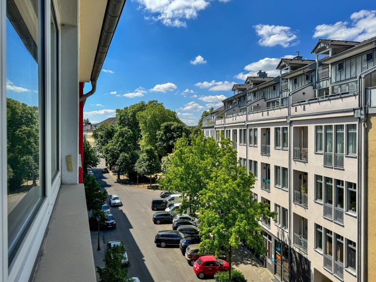 Immobilienangebot - Düsseldorf / Unterbilk - Alle - Unterbilk: Stadtleben trifft Wohnkomfort - Stilvolle Wohnung mit Balkon & Extra-Raum
