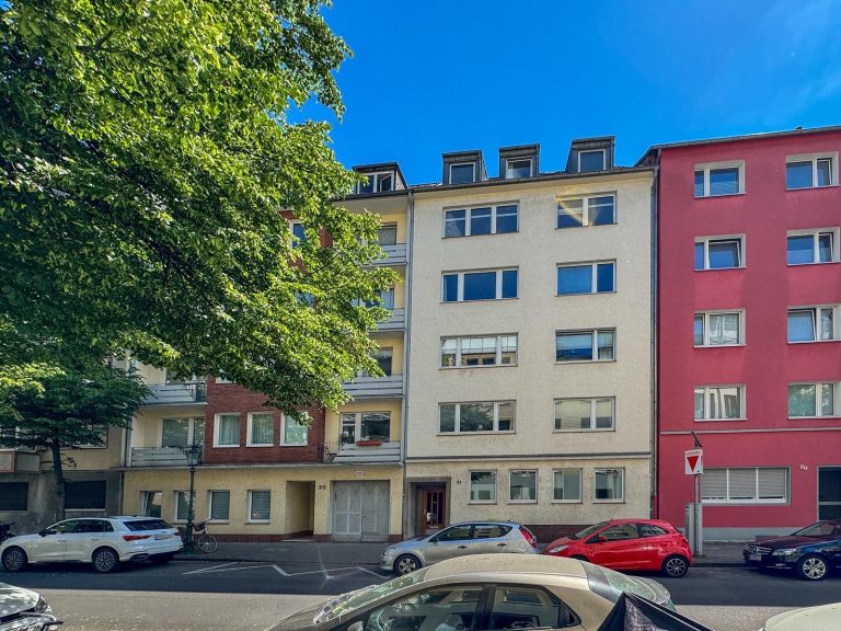 Immobilienangebot - Düsseldorf / Unterbilk - Alle - Unterbilk: Stadtleben trifft Wohnkomfort - Stilvolle Wohnung mit Balkon & Extra-Raum