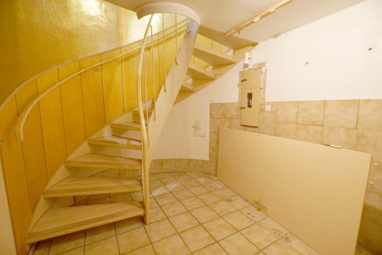 Immobilienangebot - Düsseldorf - Alle - Garath: geräumiges Einfamilienhaus mit großem Garten und Garagenstellplatz in ruhiger Lage