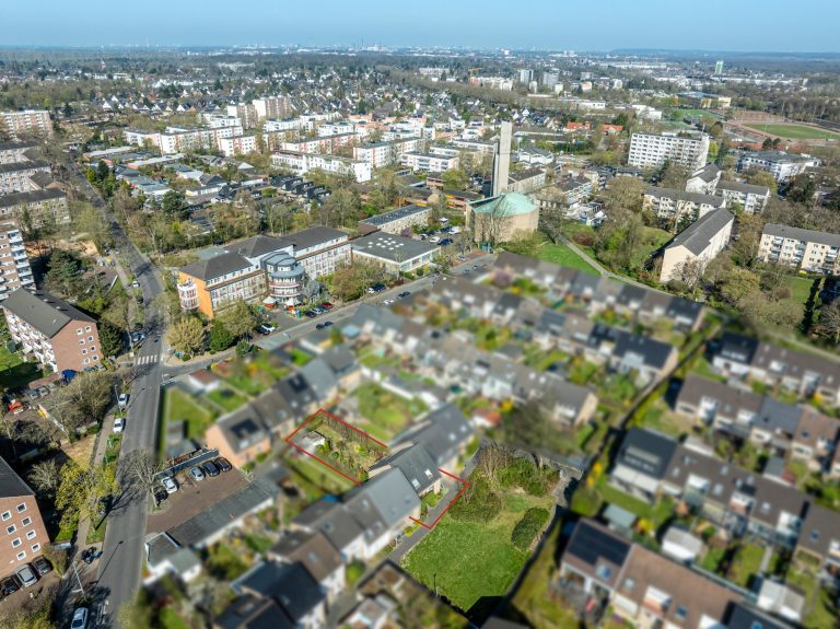 Immobilienangebot - Düsseldorf - Alle - Garath: geräumiges Einfamilienhaus mit großem Garten und Garagenstellplatz in ruhiger Lage