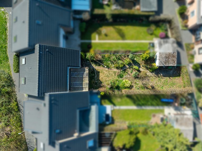 Immobilienangebot - Düsseldorf - Alle - Garath: geräumiges Einfamilienhaus mit großem Garten und Garagenstellplatz in ruhiger Lage