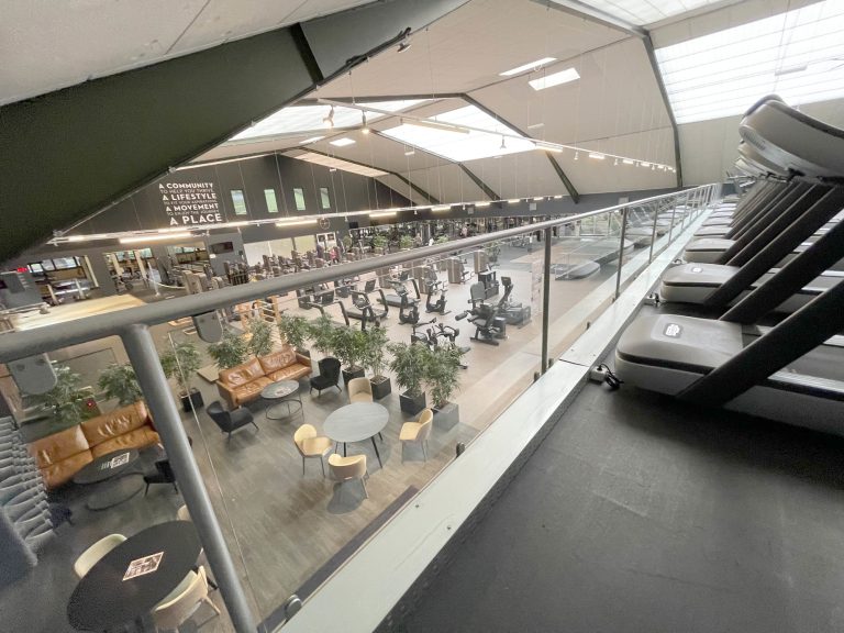 Immobilienangebot - Düsseldorf / Lörick - Alle - Lörick: langfristig vermietetes Fitnessstudio in guter Lage