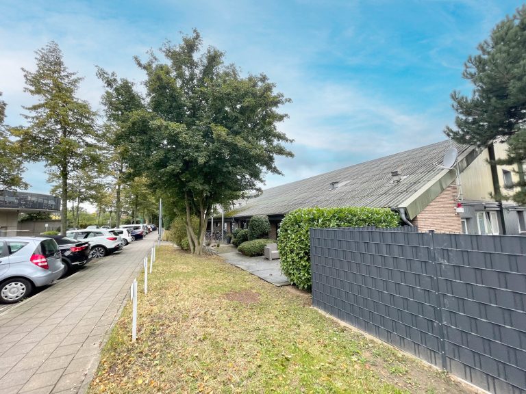 Immobilienangebot - Düsseldorf / Lörick - Alle - Lörick: langfristig vermietetes Fitnessstudio in guter Lage