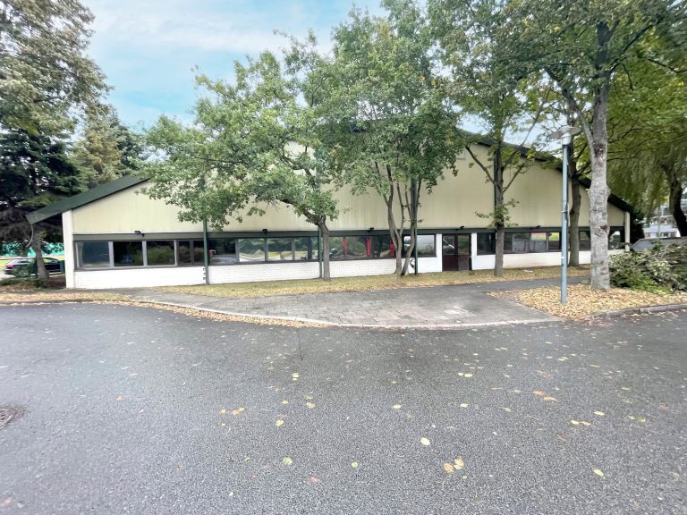 Immobilienangebot - Düsseldorf / Lörick - Alle - Lörick: langfristig vermietetes Fitnessstudio in guter Lage