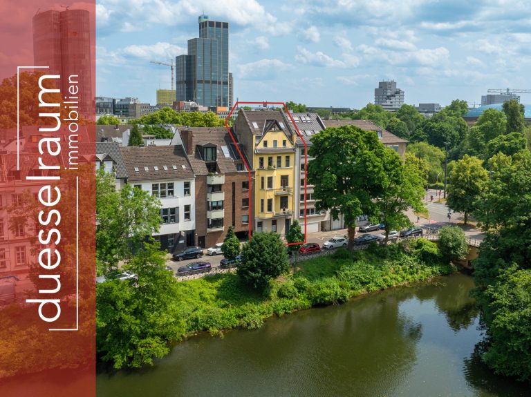 Immobilienangebot - Düsseldorf / Altstadt - Alle - Carlstadt: Charmante 3,5-Zimmer-Altbauwohnung mit Blick auf den Spee’schen Graben in zentraler Lage