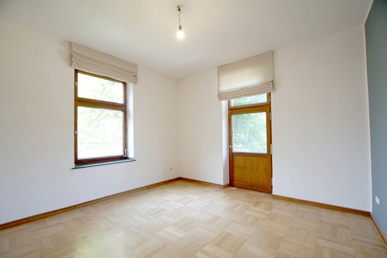 Immobilienangebot - Düsseldorf / Altstadt - Alle - Carlstadt: Charmante 3,5-Zimmer-Altbauwohnung mit Blick auf den Spee’schen Graben in zentraler Lage