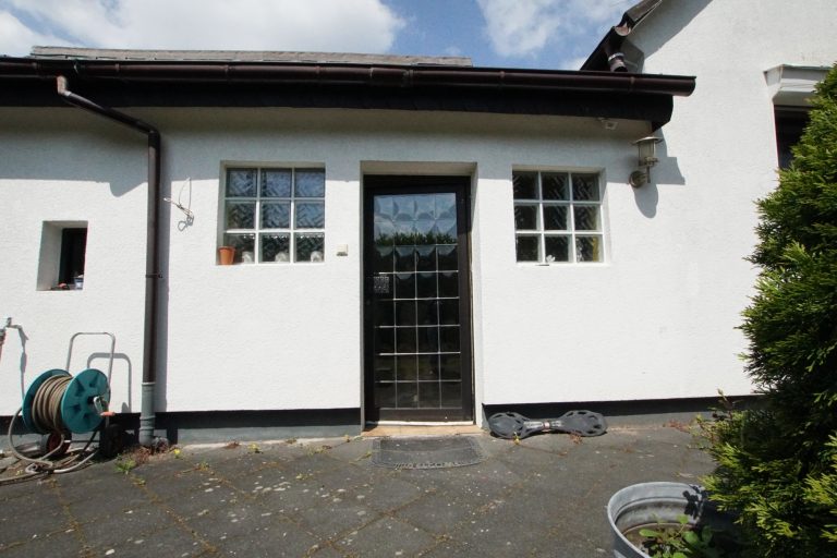 Immobilienangebot - Düsseldorf - Alle - Vogelsiedlung Unterrath: Top Lage mit Gestaltungsfreiheit – Sanierung, Neubau oder Invest!