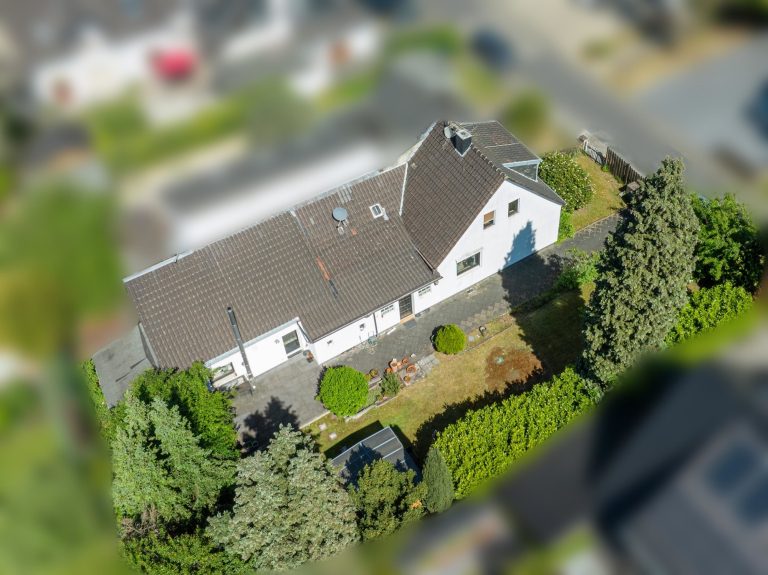Immobilienangebot - Düsseldorf - Alle - Vogelsiedlung Unterrath: Top Lage mit Gestaltungsfreiheit – Sanierung, Neubau oder Invest!