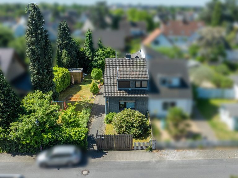 Immobilienangebot - Düsseldorf - Alle - Vogelsiedlung Unterrath: Top Lage mit Gestaltungsfreiheit – Sanierung, Neubau oder Invest!