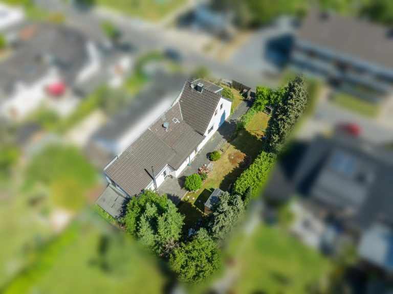 Immobilienangebot - Düsseldorf - Alle - Vogelsiedlung Unterrath: Top Lage mit Gestaltungsfreiheit – Sanierung, Neubau oder Invest!