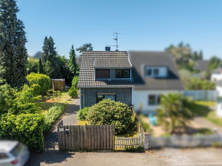 Immobilienangebot - Düsseldorf - Alle - Vogelsiedlung Unterrath: Top Lage mit Gestaltungsfreiheit – Sanierung, Neubau oder Invest!