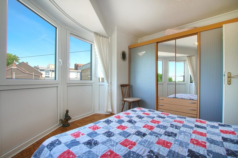 Immobilienangebot - Ratingen - Alle - Ratingen-Mitte: großzügige 4-Zimmerwohnung mit 2 Balkonen und Garage in zentraler Lage!