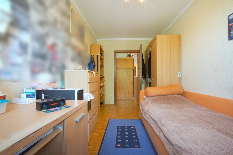 Immobilienangebot - Ratingen - Alle - Ratingen-Mitte: großzügige 4-Zimmerwohnung mit 2 Balkonen und Garage in zentraler Lage!